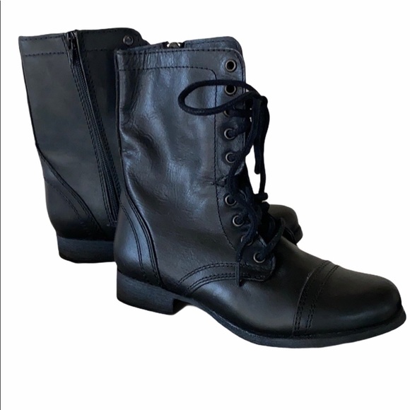 Steve Madden Shoes - Steve Madden Black Boots